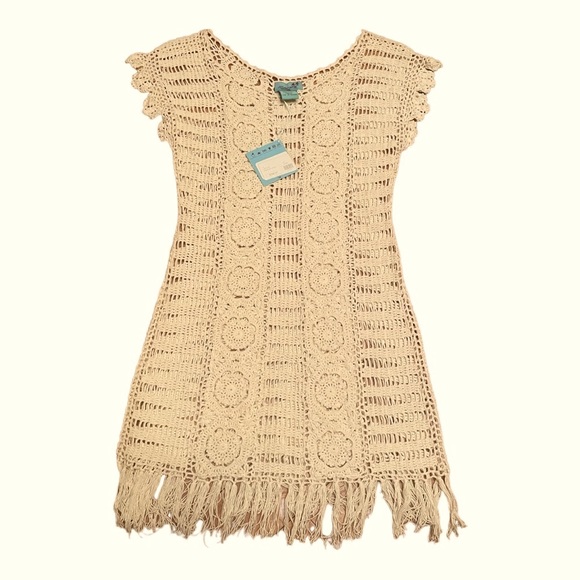 Beautiful Cream colored open weave Crocheted or embroidered Beach cover up - Picture 11 of 17